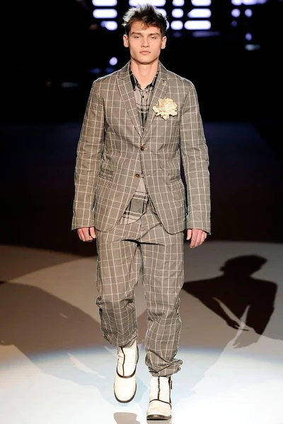 Look 29